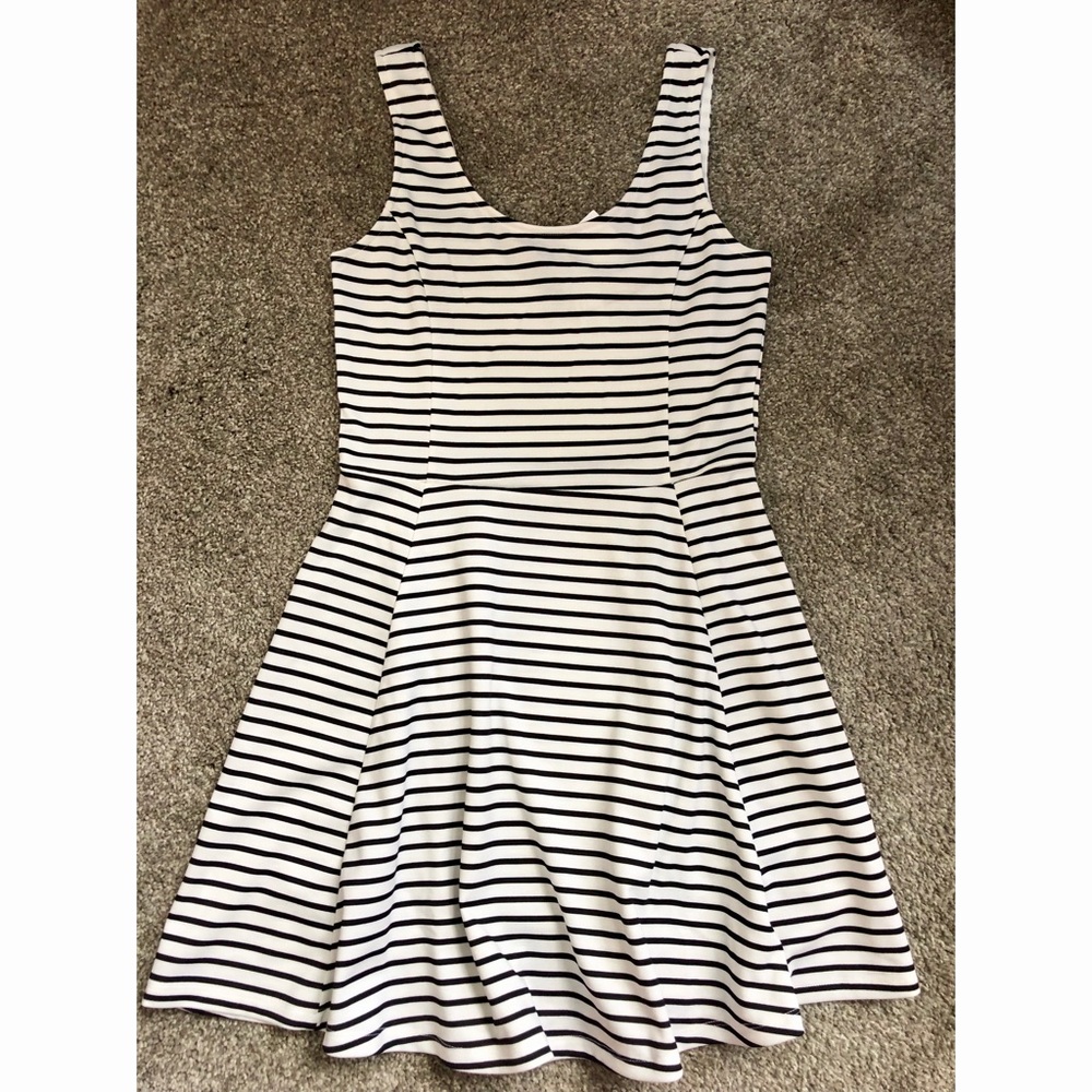 NEVER WORN!!! H&M Striped Skater Dress